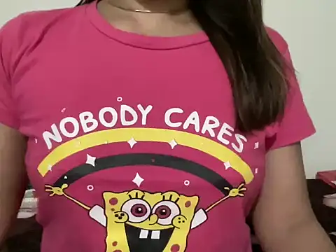 Queen-of-hearts55 online show from December 9, 2024, 8:01 pm