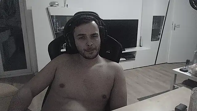 SharkLuigi online show from February 1, 2025, 12:40 am