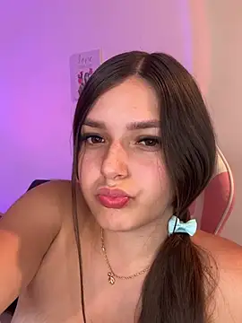 Snapshot of Estrellaa19 chatting on June 30, 2026, 9:16 pm Estrellaa19 online show from June 30, 2026, 9:16 pm