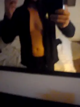 Guitccch online show from November 11, 2025, 11:05 pm