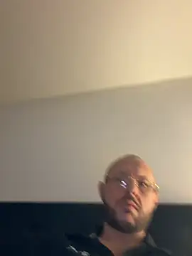 Guitccch online show from February 24, 2026, 11:58 pm