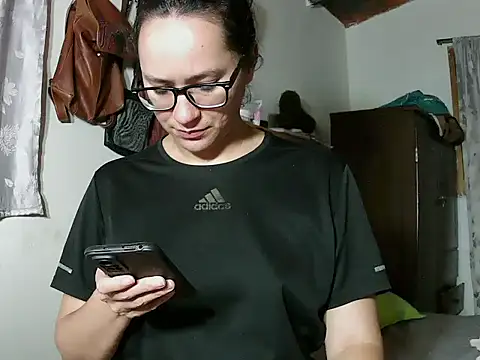 brittanycheeks online show from October 8, 2025, 1:47 am