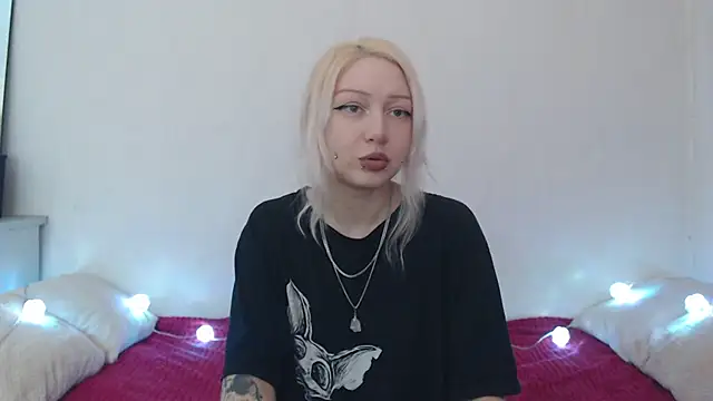 Snapshot of Emily_hardcore chatting on July 7, 2026, 11:20 pm Emily hardcore online show from July 7, 2026, 11:20 pm