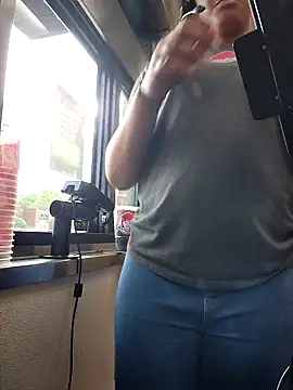 Snapshot of samone9 chatting on October 15, 2025, 1:55 pm samone9 online show from October 15, 2025, 1:55 pm