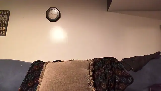 Snapshot of samone9 chatting on October 16, 2025, 2:01 am samone9 online show from October 16, 2025, 2:01 am