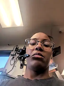 samone9 online show from February 8, 2026, 9:07 pm