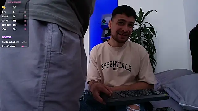 Aron-santoro online show from March 19, 2026, 4:33 pm