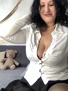 Katie-n online show from February 5, 2026, 7:13 am