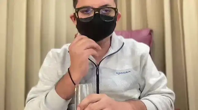 Snapshot of slavekinky001 chatting on February 13, 2025, 7:31 pm slavekinky001 online show from February 13, 2025, 7:31 pm