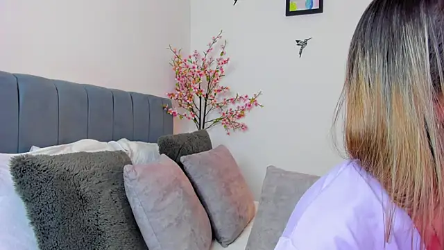 im sarah34 online show from January 18, 2025, 9:45 am