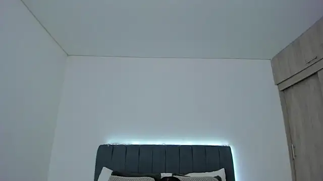 im sarah34 online show from April 11, 2026, 12:48 am