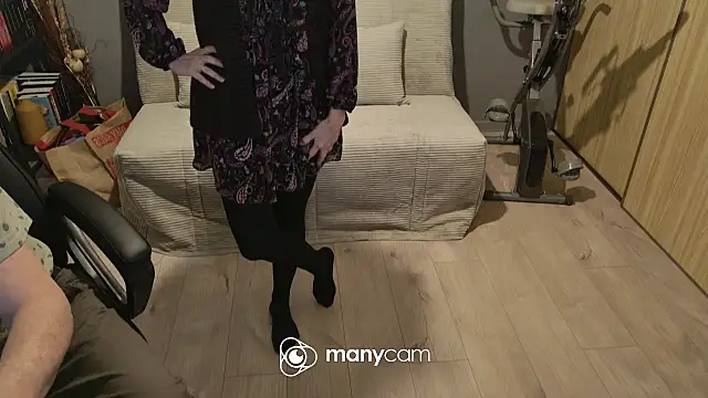 Snapshot of lolacharly@xh chatting on February 1, 2025, 6:08 pm lolacharlyxh online show from February 1, 2025, 6:08 pm