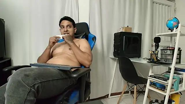 Snapshot of hott_dicks chatting on May 6, 2026, 10:59 pm hott dicks online show from May 6, 2026, 10:59 pm