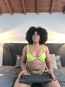 Snapshot of EmmilyBrant chatting on May 8, 2026, 2:55 pm EmmilyBrant online show from May 8, 2026, 2:55 pm
