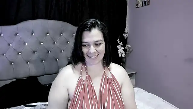 martina foxy  online show from February 16, 2025, 3:16 pm