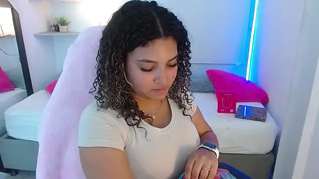 Julia Boobs online show from September 26, 2025, 12:31 pm