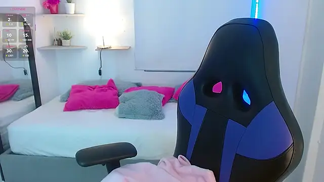 Julia Boobs online show from October 1, 2025, 12:55 pm