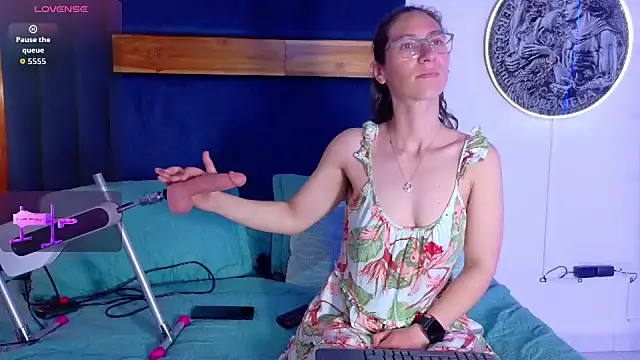 Andromeda-jade online show from November 18, 2025, 3:23 am