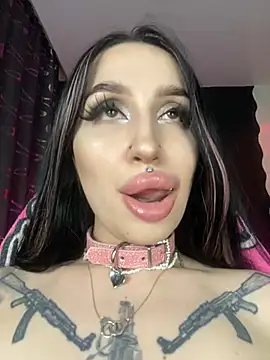 Molly  Moon online show from December 29, 2024, 8:33 am