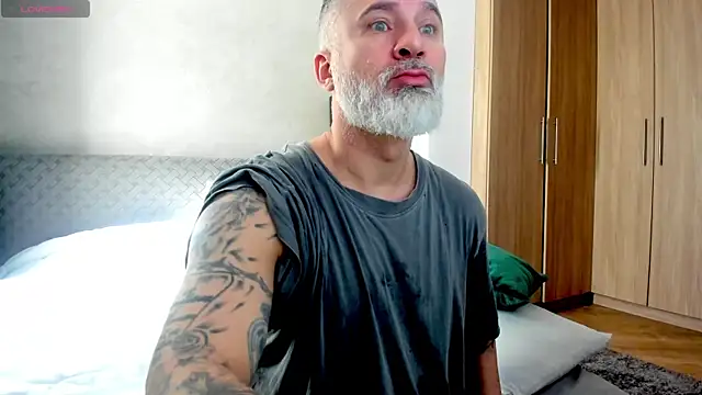 BlowMyXXL online show from March 5, 2025, 8:43 am