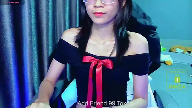 littlemiilk online show from December 20, 2024, 4:04 pm