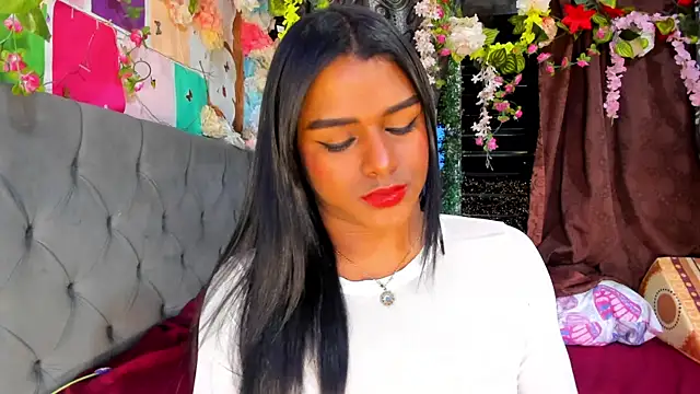 Snapshot of Karly_coffe chatting on July 9, 2026, 10:08 am Karly coffe online show from July 9, 2026, 10:08 am