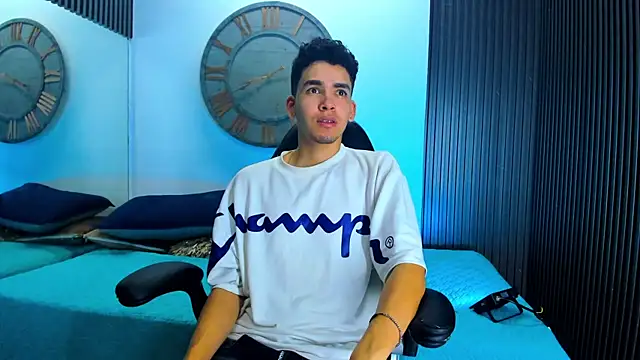 Mike 0233  online show from February 13, 2025, 4:32 am