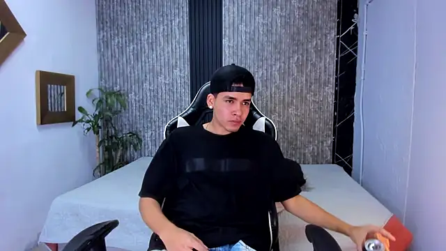 Mike 0233  online show from September 24, 2025, 2:48 am