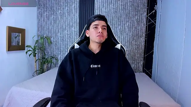 Mike 0233  online show from September 27, 2025, 4:06 am