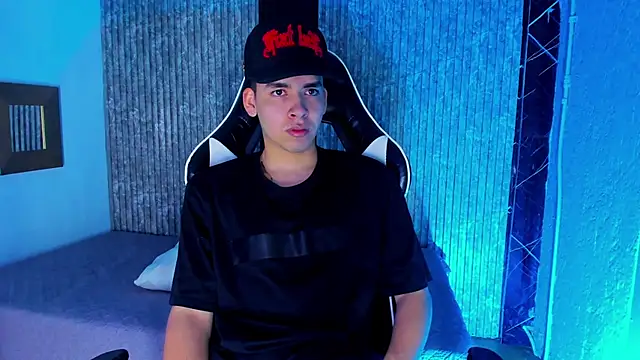 Mike 0233  online show from December 14, 2025, 4:29 am