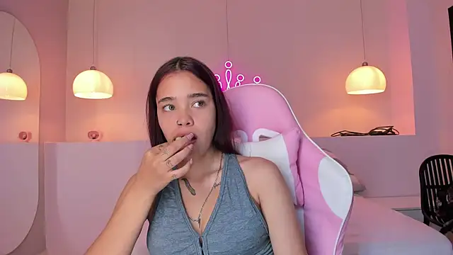 Snapshot of violeth_hill chatting on January 27, 2025, 8:07 pm violeth hill online show from January 27, 2025, 8:07 pm