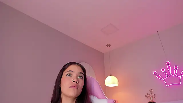 Snapshot of violeth_hill chatting on January 30, 2025, 2:38 am violeth hill online show from January 30, 2025, 2:38 am