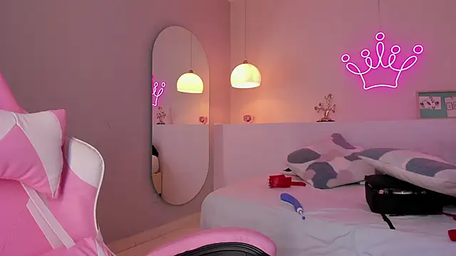 Snapshot of violeth_hill chatting on February 1, 2025, 2:05 am violeth hill online show from February 1, 2025, 2:05 am