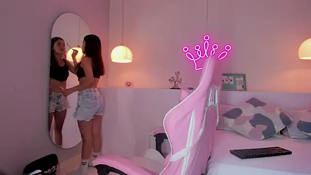 Snapshot of violeth_hill chatting on February 9, 2025, 8:56 pm violeth hill online show from February 9, 2025, 8:56 pm