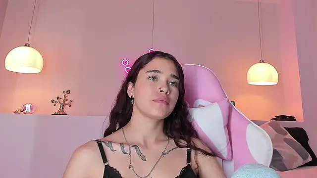 Snapshot of violeth_hill chatting on February 11, 2025, 1:41 am violeth hill online show from February 11, 2025, 1:41 am