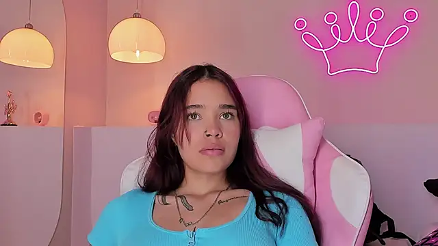 Snapshot of violeth_hill chatting on February 15, 2025, 11:36 pm violeth hill online show from February 15, 2025, 11:36 pm