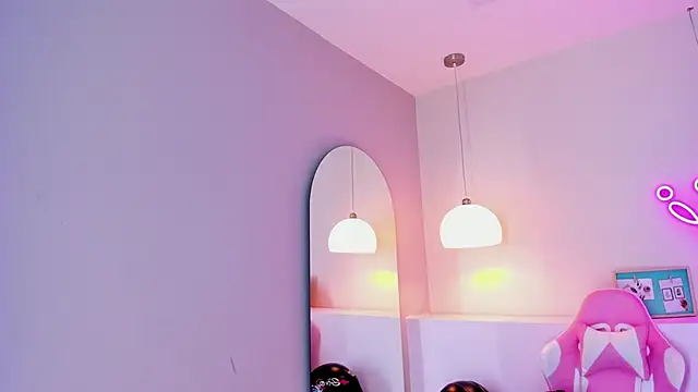 Snapshot of violeth_hill chatting on February 24, 2025, 6:58 pm violeth hill online show from February 24, 2025, 6:58 pm