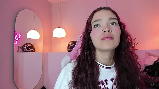 Snapshot of violeth_hill chatting on February 26, 2025, 4:47 am violeth hill online show from February 26, 2025, 4:47 am