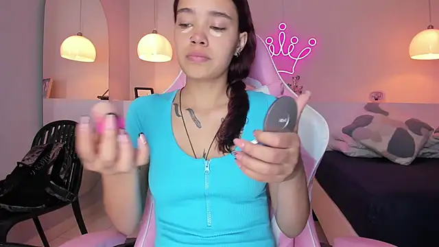 Snapshot of violeth_hill chatting on March 3, 2025, 8:21 pm violeth hill online show from March 3, 2025, 8:21 pm