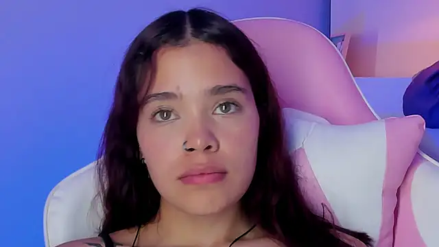 Snapshot of violeth_hill chatting on March 10, 2025, 2:06 am violeth hill online show from March 10, 2025, 2:06 am