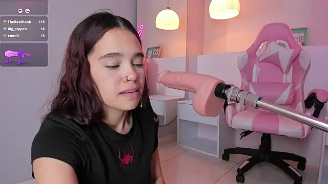 Snapshot of violeth_hill chatting on March 22, 2025, 11:09 pm violeth hill online show from March 22, 2025, 11:09 pm