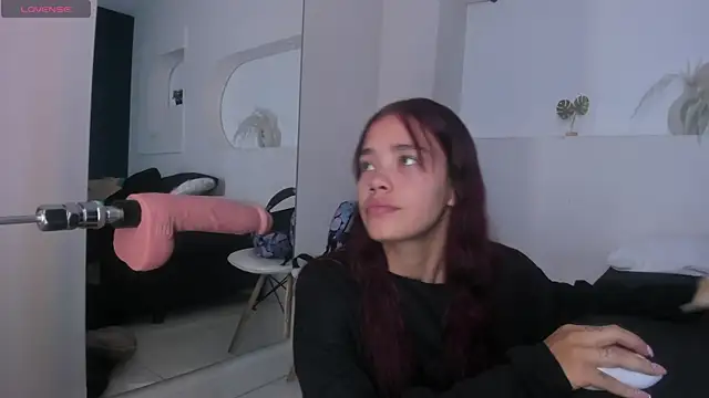 Snapshot of violeth_hill chatting on September 19, 2025, 1:34 pm violeth hill online show from September 19, 2025, 1:34 pm