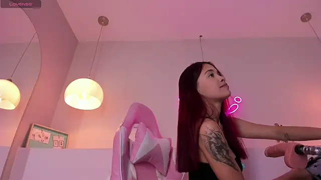 Snapshot of violeth_hill chatting on November 22, 2025, 7:46 pm violeth hill online show from November 22, 2025, 7:46 pm