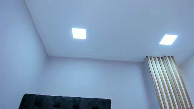 Snapshot of violeth_hill chatting on November 26, 2025, 1:01 pm violeth hill online show from November 26, 2025, 1:01 pm