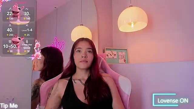 Snapshot of violeth_hill chatting on November 30, 2025, 8:24 pm violeth hill online show from November 30, 2025, 8:24 pm