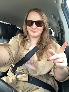 GingerSnap33 online show from November 2, 2025, 6:10 pm