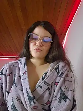 juli05star20 online show from March 30, 2026, 2:34 am