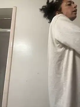 starrynikki online show from February 4, 2025, 5:23 pm