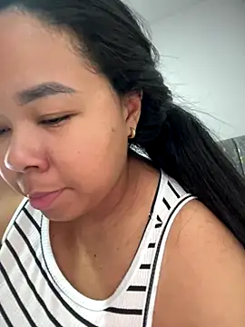 XMara online show from November 5, 2025, 5:57 pm