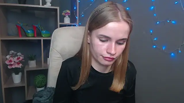 MargaritaKiss online show from November 14, 2025, 8:18 pm